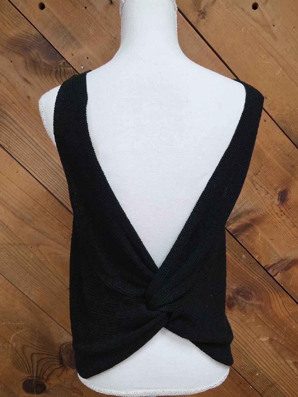Jo & Co Black Twist-Back Knit Tank Top